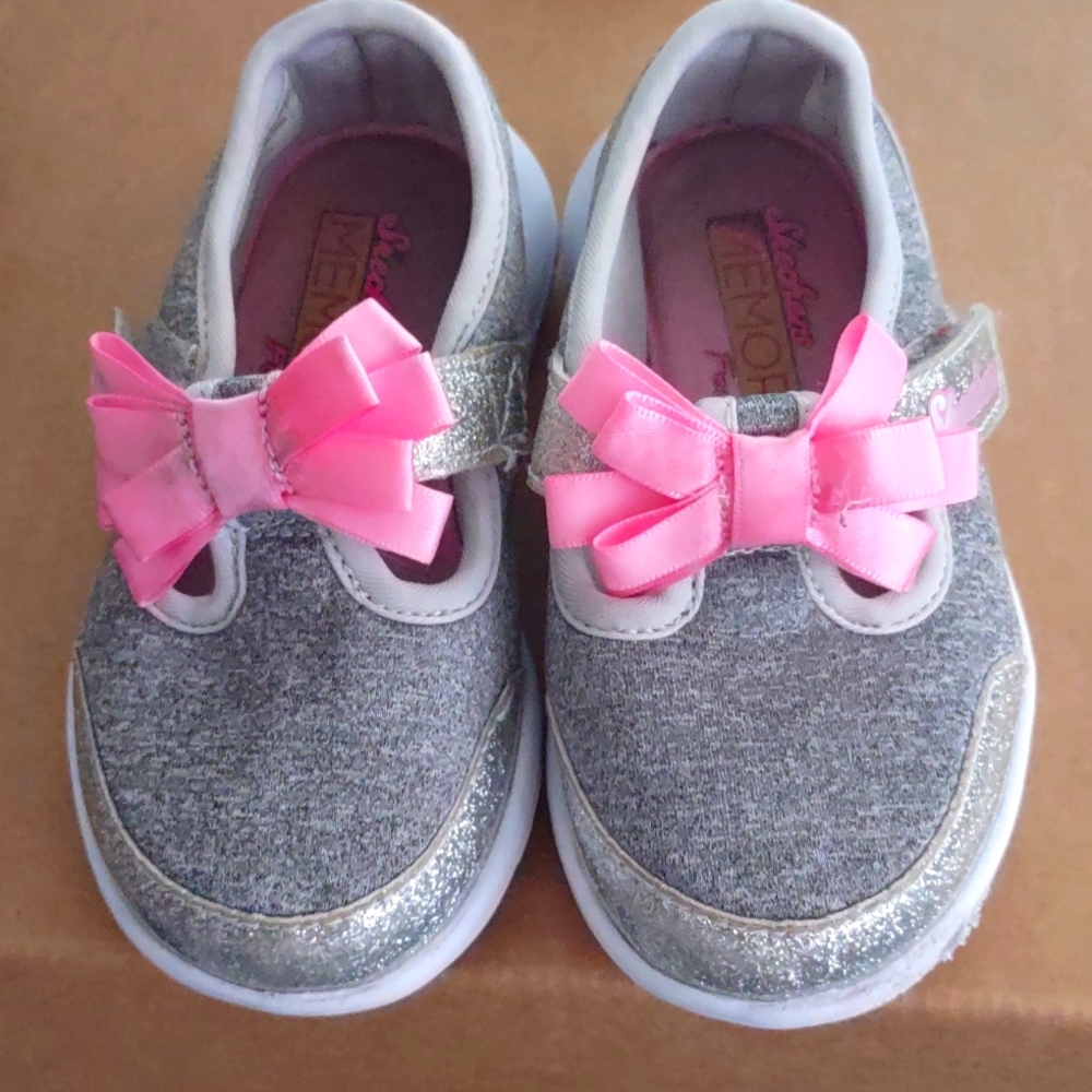Skechers,size 7,gray color /Pink